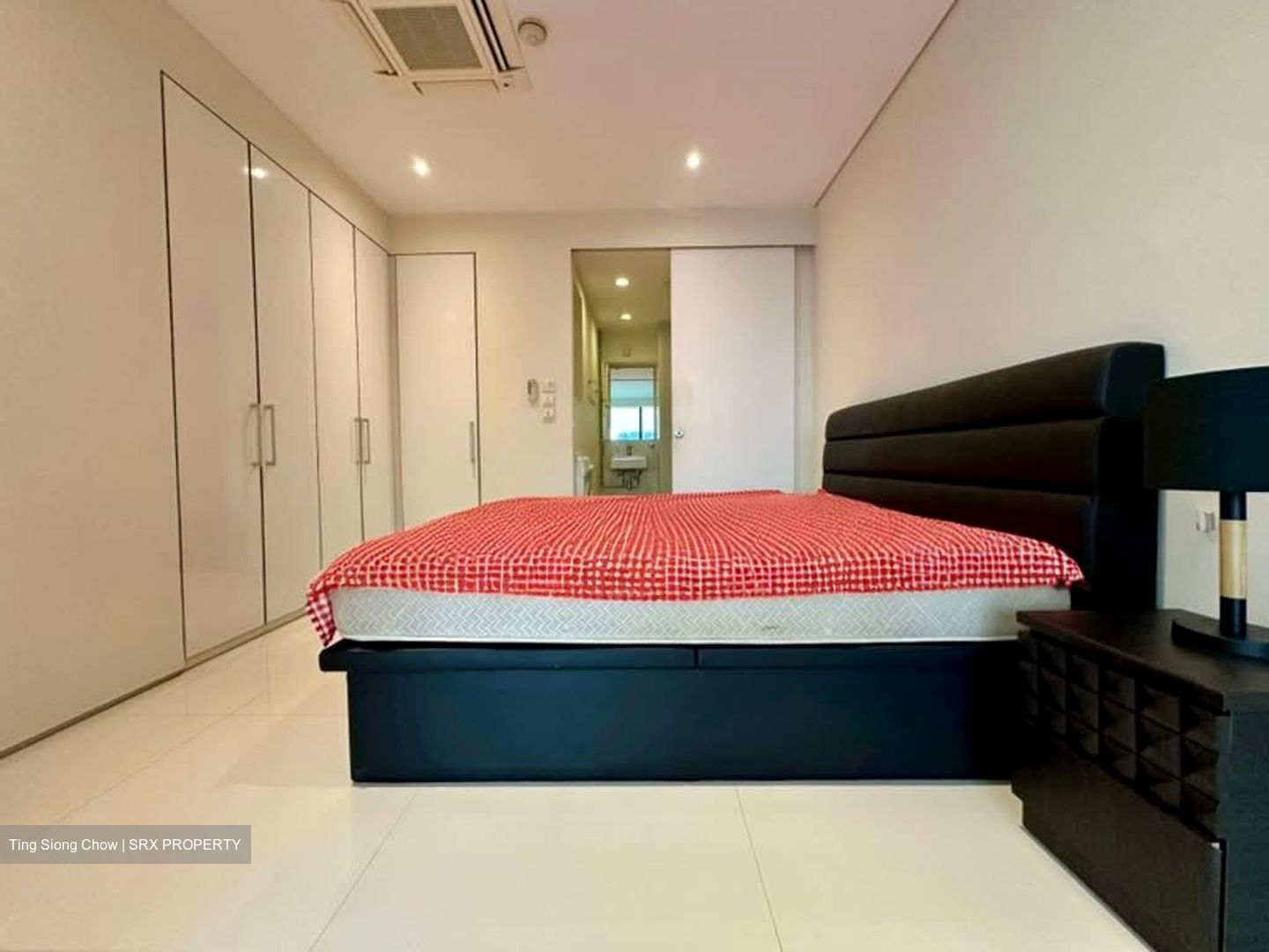 High Street Centre (D6), Apartment #558873721
